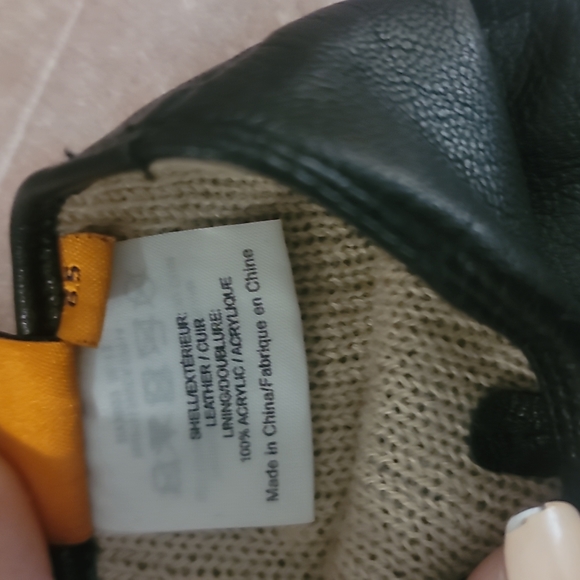 💯% Authentic Tory burch womans gloves P.C 🥳 🎉 🪅 🎊 - Picture 5 of 6